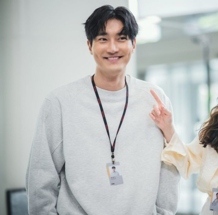 최시원-술꾼도시여자들-스틸-이미지-01사진-제공-티빙TVING-2-1536x1516.jpg