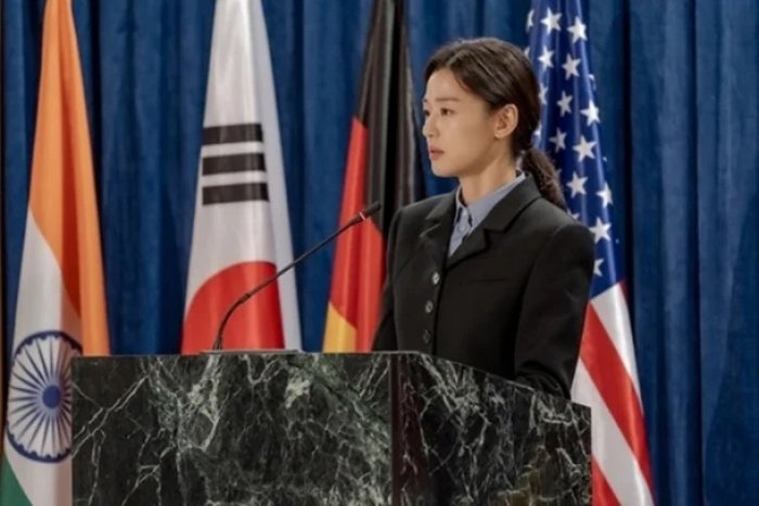 전지현 북극성222.jpg