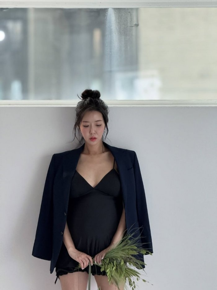 -만삭사진 찍은지 얼마 안된거 같은데 벌써 출산을 했다니????아직도 실감이 안나는 초보맘 입니다 ㅋㅋㅋㅋㅋㅋ 애기들이 집에와야 실감나겠죠잠못자고 피곤해도 좋으니 애기들 너무너.jpg