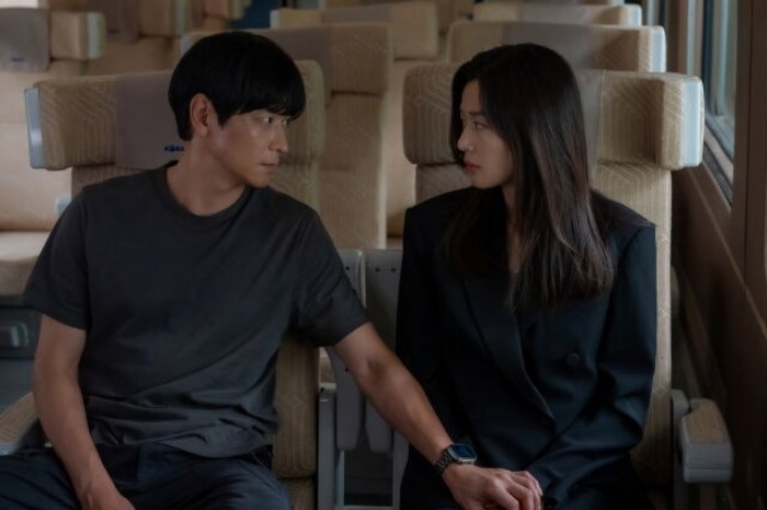 북극성 디즈니플러스.jpg
