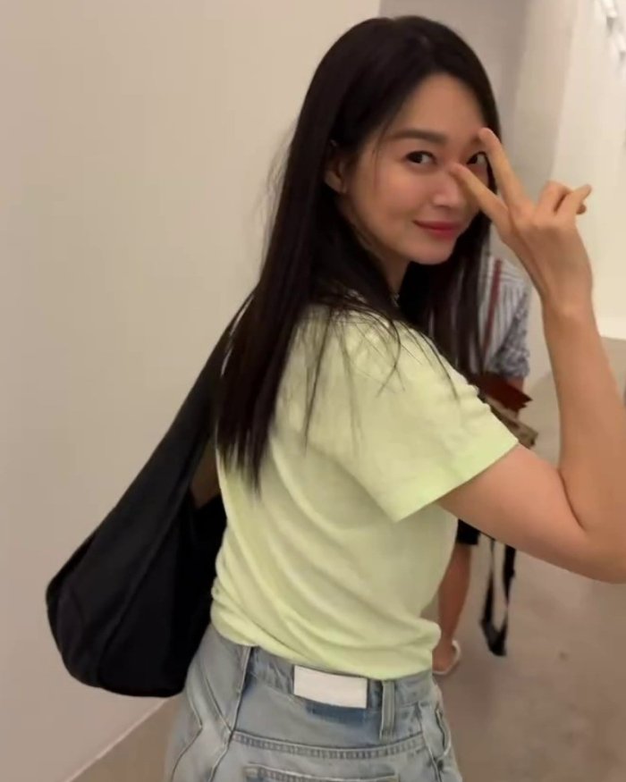 '김우빈♥' 신민아, 여전히 상큼한 비주얼