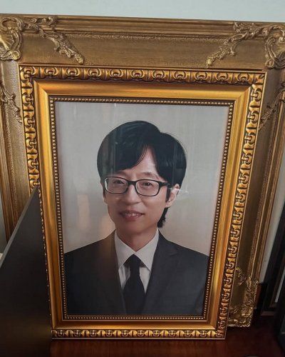 '유느님' 유재석 생일 챙긴 홍진경…"매일 보니 좋아"