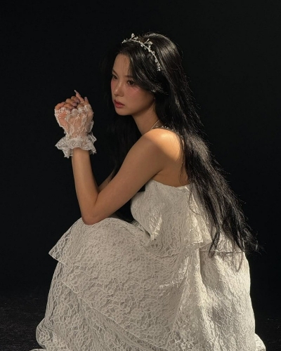 케플러 최유진, 어둠 밝히는 빛나는 미모…티아라 '눈길'