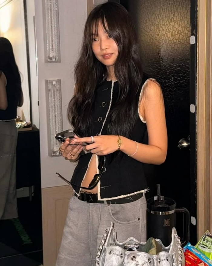 블랙핑크 제니, 스타일리시한 근황 공개…"여전히 힙"
