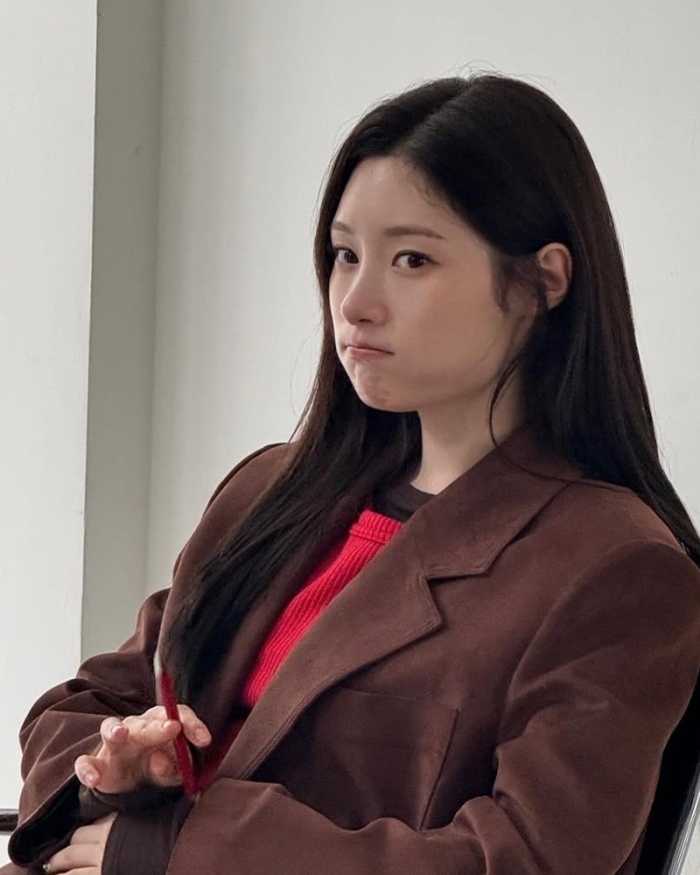 '가을 여신' 정채연, 계절감 가득한 패션…팬심 저격