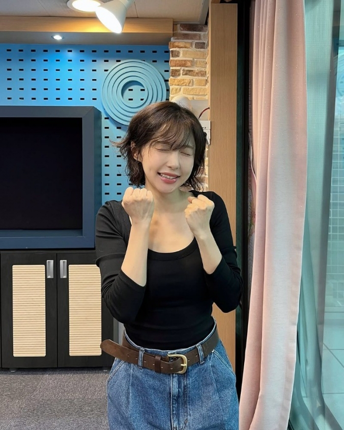 "주주들 사랑합니다"…주현영, 두 주먹 '불끈' 애교 대방출
