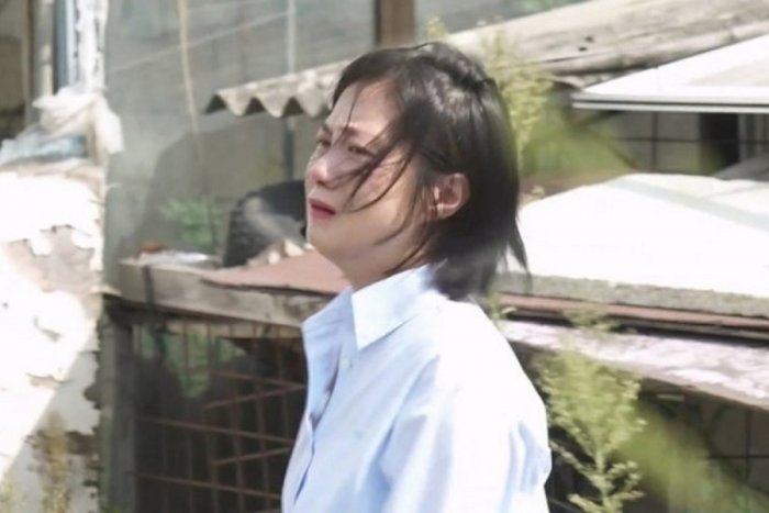 박나래, 조부모 집 정리 도중 오열 "너무 늦게 왔어"
