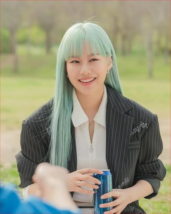 '스피릿 핑거스' 박유나, 민트색으로 헤어스타일 '파격' 변신