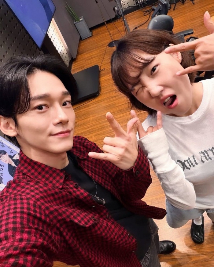이은지, '가요광장'서 첸과 투샷 공개…"힙한 조합"