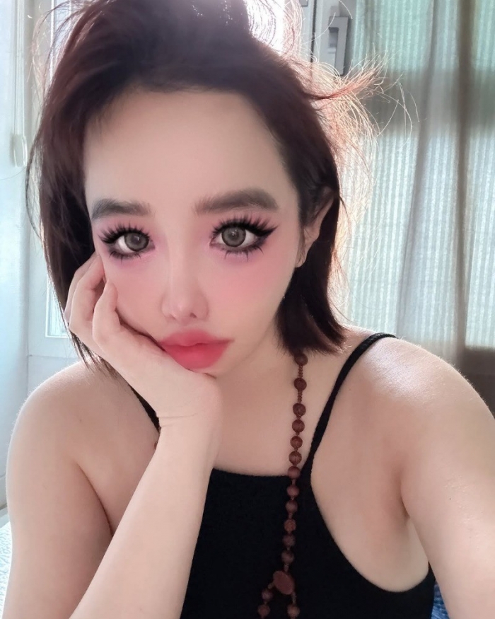 활동 멈춘 박봄이 전한 밝은 근황…"화장을 해봄"