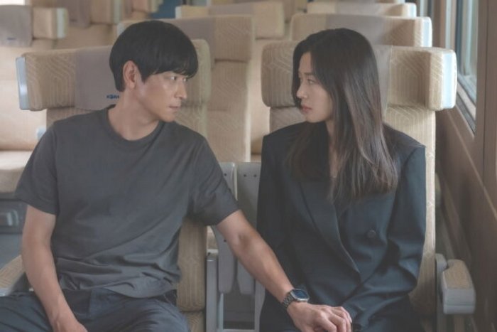[이슈PICK] 흥행 실패한 '북극성'… OTT 할인 전쟁 '점입가경'