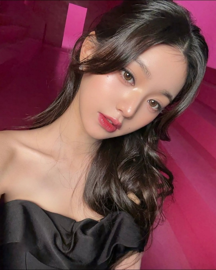아이브 장원영, 공주님 비주얼 폭발…화사한 미모