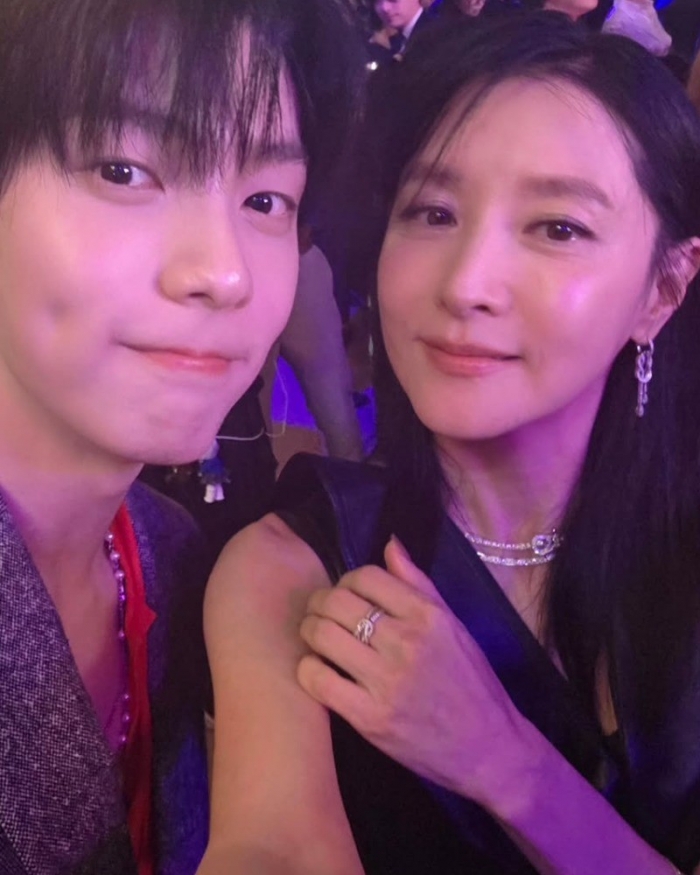 이영애·TXT 수빈, 뜻밖의 투샷 포착…"딸이 질투하겠네"